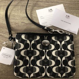 Coach Signature Peyton Dream Wristlet